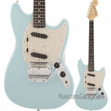 Electric Guitar : Fender Mustang Made in Japan Traditional 60s Fender Mustang Daphne Blue